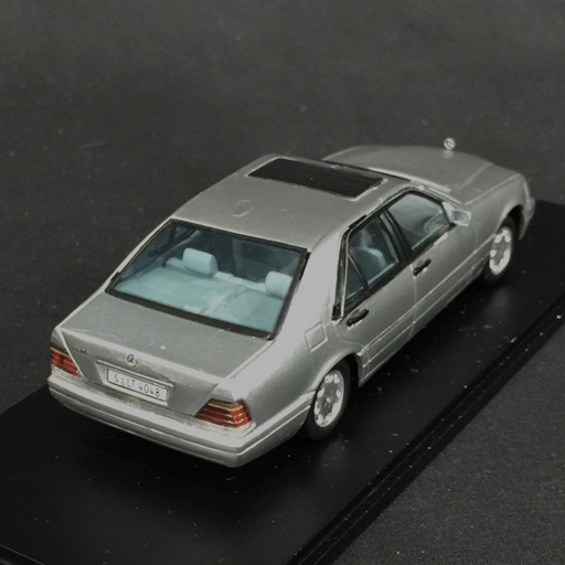 ミニチャンプス Spark 1:43 メルセデス・ベンツ モデルカー Typ W140 Classic
